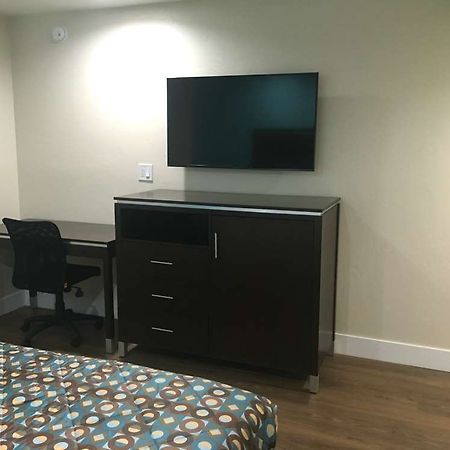 Vagabond Inn Executive - Bakersfield Downtowner Ruang foto