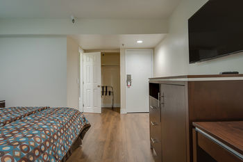 Vagabond Inn Executive - Bakersfield Downtowner Bagian luar foto
